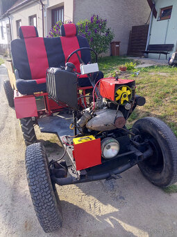 Malotraktor domácí výroby s vlečkou - 2