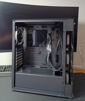 Evolveo Ptero Q12 – RGB PC skříň (ATX / mATX / miniITX) - 2
