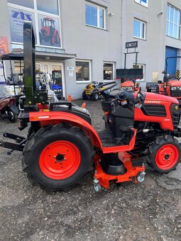 Malotraktor Tauros ZX 254 s mezinápravovou sekačkou - 2