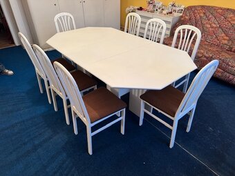 Jídelní rozkládací stůl + 8 židlí - 2