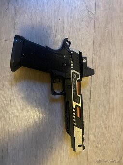 Airsoftové zbraně - 2
