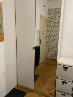 Šatní skříň - 2