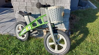 Odrážedlo First bike zelené, s košíkem a kitem pro snížení - 2