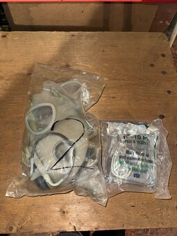 Vojenská plynová maska M10M ČSLA - 2