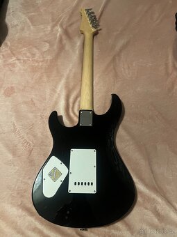 Elektrická kytara Yamaha Pacifica 112V - 2