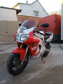 Yamaha yzf 600 Genesis - 2