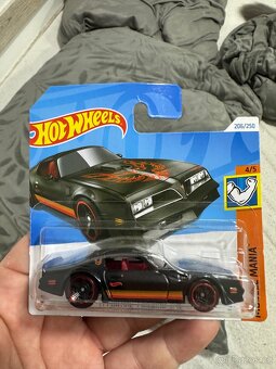 Hot wheels - 2