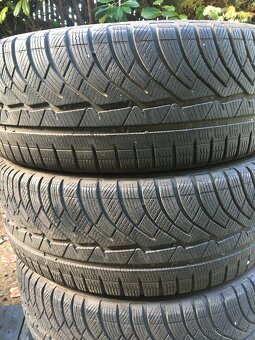 Zimní pneumatiky Michelin 215/45R18 93V - 2