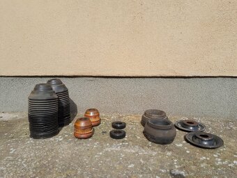 Uložení, ložiska, dorazy, prachovky - 2