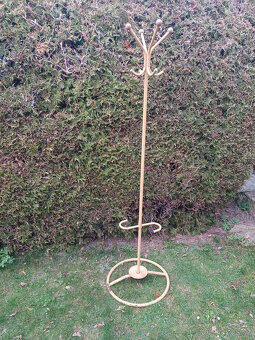 věšák kovový trubkový - 2