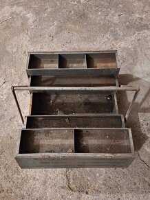 Plechový box na nářadí (1974) - 2