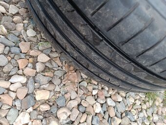 Dunlop respone 16 jeté jednu sezonu přes 6mm vzorek - 2