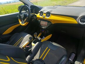 Opel Adam 1.4, výhřev volantu - 2