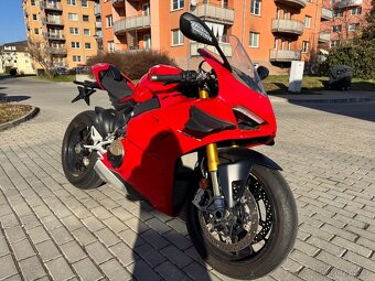 Ducati Panigale v4s - 2