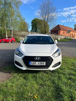 Prodám 2017 Hyundai i40 cw 1.7 crdi 104 kw - 2
