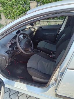Peugeot 206 1.4i, 55 kW, najeto 113000 km - 2