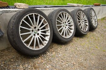 Prodám originální alu disky+ pneu Alfa Romeo - 2