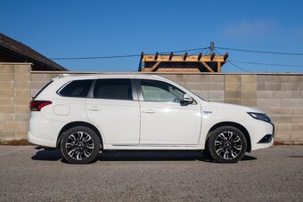 Mitsubishi Outlander PHEV Plugin Hybrid / AJ NA SPLÁTKY / - 2