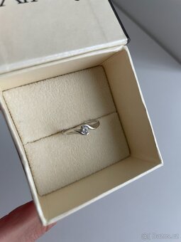 Zásnubní, diamantový prsten, s certifikátem pravosti - 2