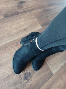 Kotníkové černé boty - 2