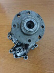 Vodní pumpa Mercedes W201, W124, W126 - 2