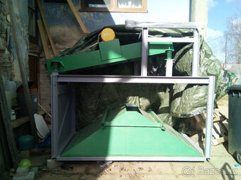 Třídič (katr) na kompost, hlíni, sute atd - 2