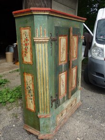 Malovaná skříň, originální malba - 2