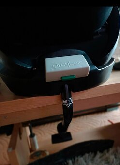 Cybex vejce + základna - 2