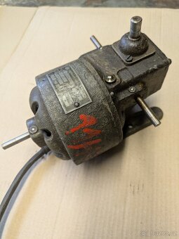 Elektromotor s převodovkou - 2