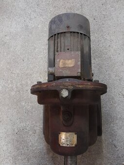 Motor s převodovkou - 2