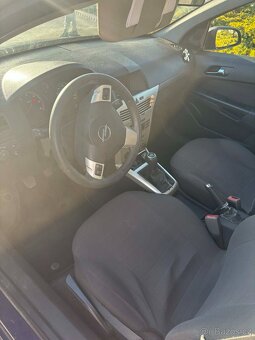 Opel Astra H - 2