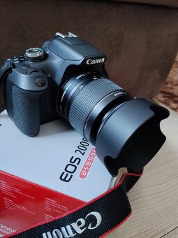 Canon EOS 2000D - 2