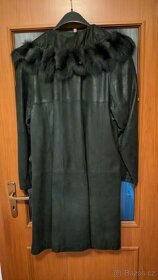 Dámský kožený kabát s kapucí - 2