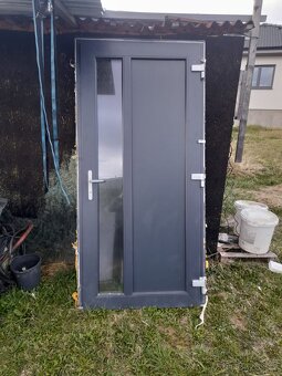 Vchodové dveře - plast,trojsklo,zateplené - 2