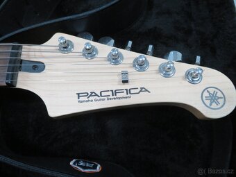 Zánovní elektrická kytara Yamaha Pacifica 112J - 2