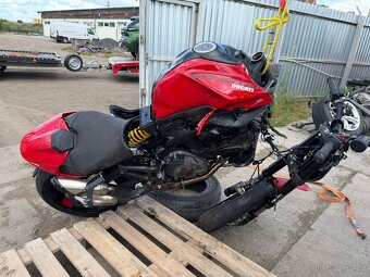 Ducati Monster 937ccm 82kw rv:2023/9 silně havarovaná - 2