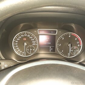 Mercedes Benz B200 perfektní málo jetý - 2