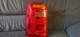 Leve zadni svetlo vw caddy 2k1 - 2