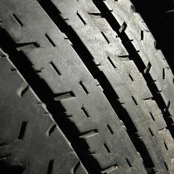 Letní pneu 225/75 R16C 121/120P Nokian 7mm - 2