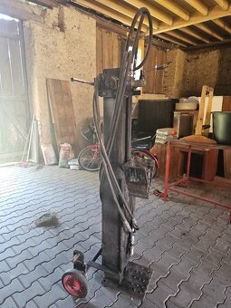 Hydraulický štípač za traktor - 2