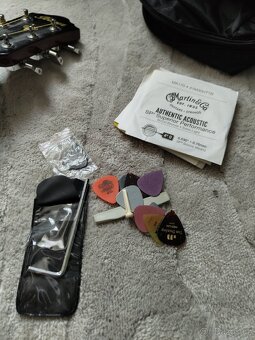 Akustická kytara ibanez - 2