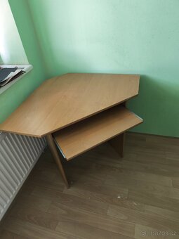 Rohový pracovní stůl - 2