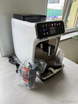 Kávovar Philips EP5443 LatteGo - 2