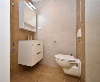 Pronájem bytu 2+1 53 m² Broumov - 2