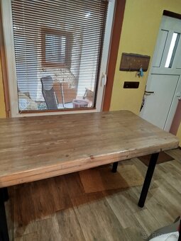 Stůl z masivu - 2