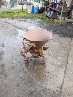 Rozmetadlo průmyslových hnojiv - 2