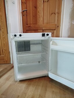 Absorpční karavanové lednička na plyn, 12V, 230V, trojkombi - 2