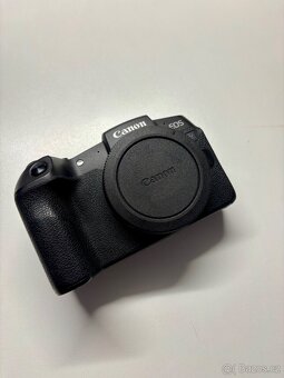 Canon EOS RP /full-frame, skvělý stav, 4 baterky + nabíječka - 2