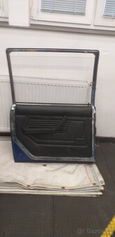 Tatra 613 - levé zadní dveře - 2