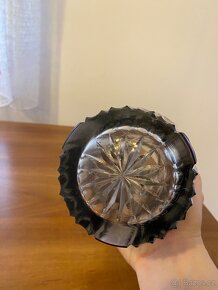 Broušená skleněná váza - 2